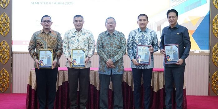 bpk-sumsel-serahkan-lhp-kinerja-penuntasan-tbc-kepada-pemkab-ogan-ilir