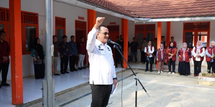 1786252466_sekda-sumsel-lepas-siswa-srt-31-palembang-menuju-sekolah-rakyat-permanen-oki